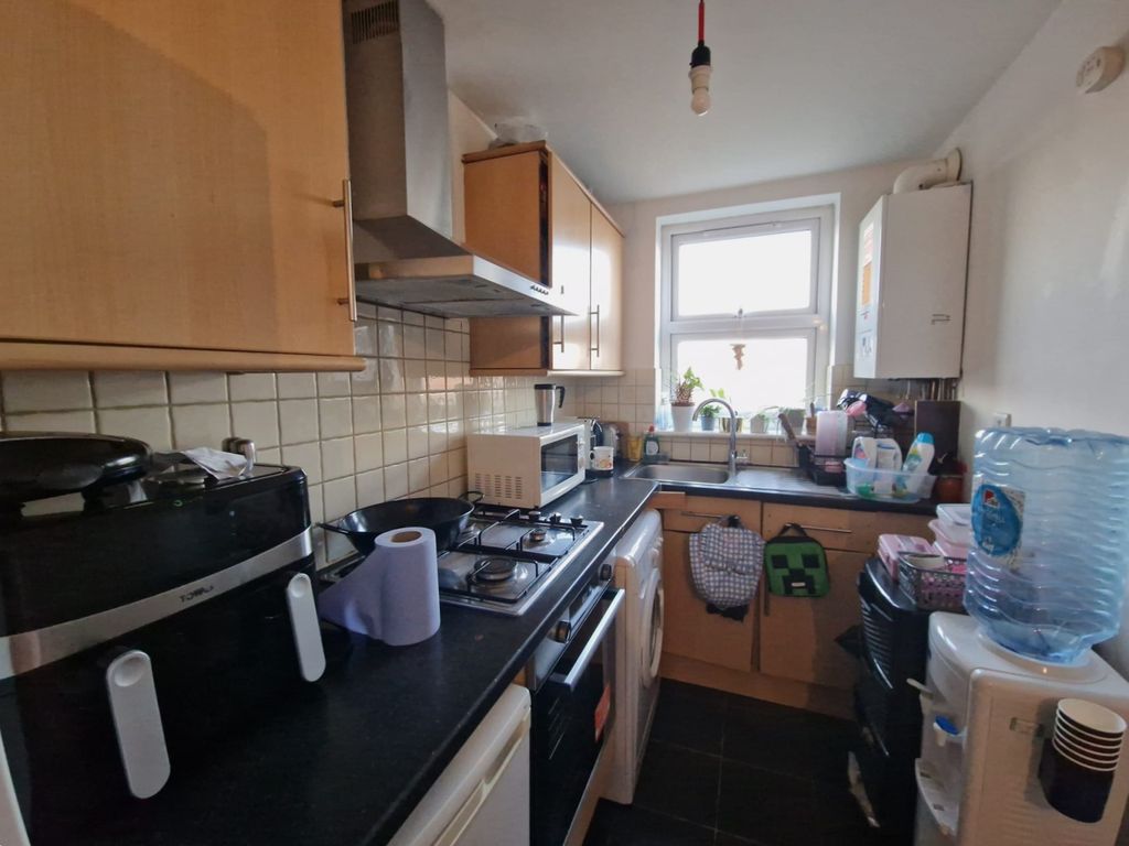 Property photo 3 of 8 Gallery