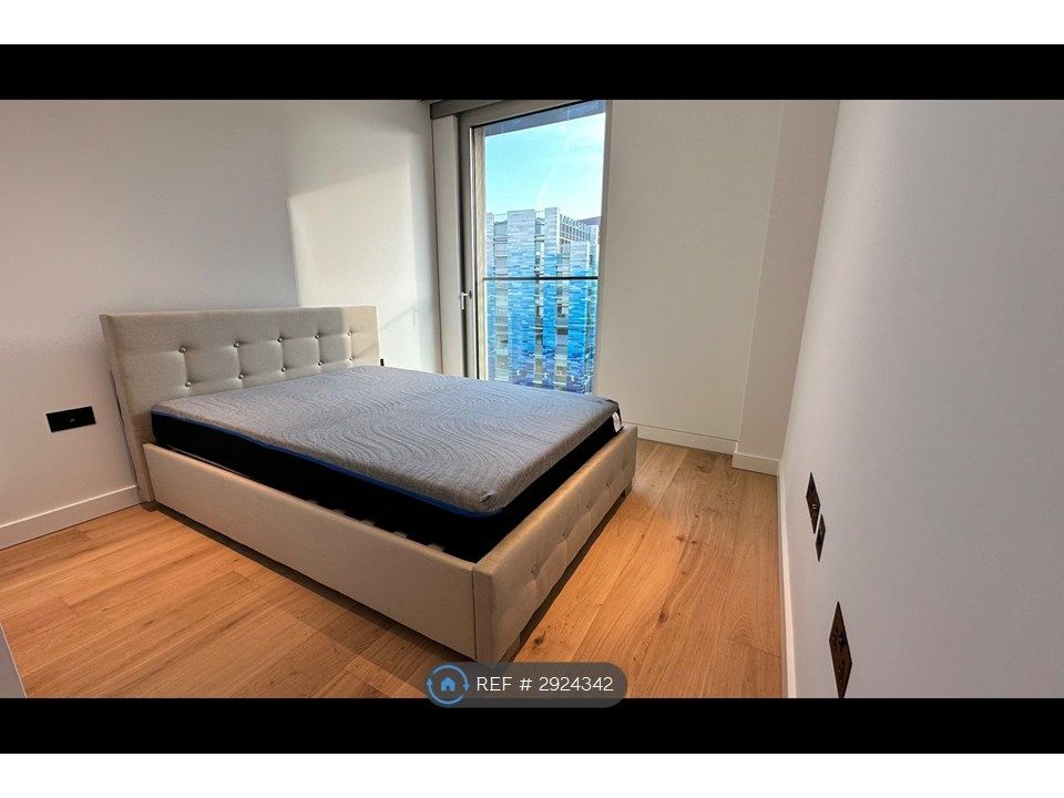 Property photo 2 of 21 Bedroom