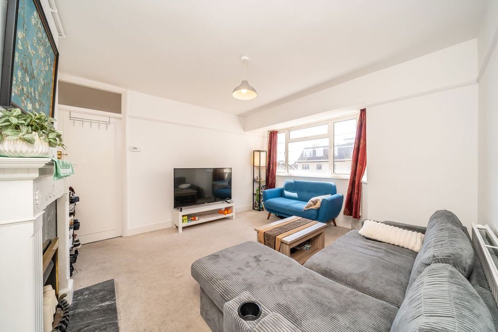 Property photo 1 of 4