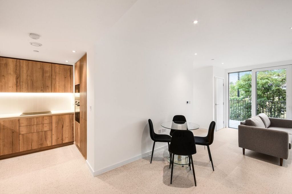 Property photo 3 of 12 Georgette Apartme...