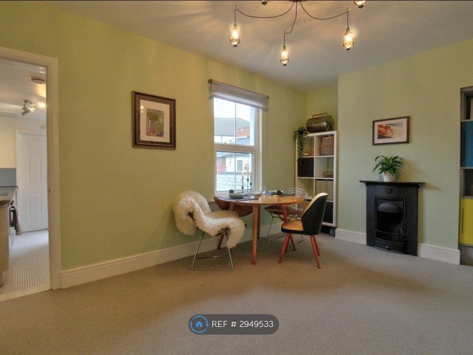 Property photo 3 of 12