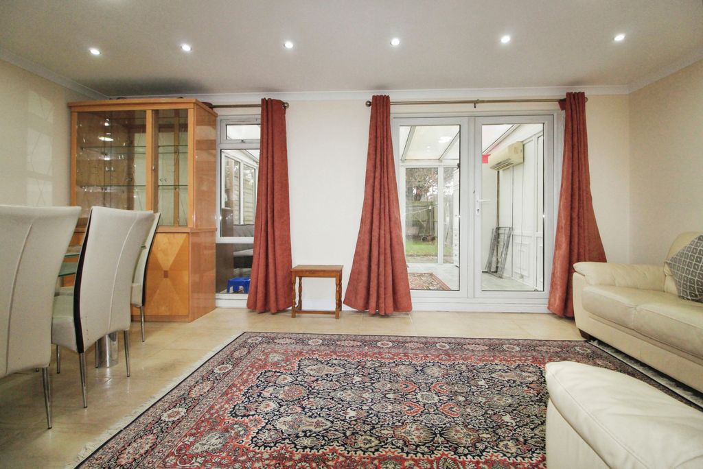 Property photo 3 of 23 Gallery