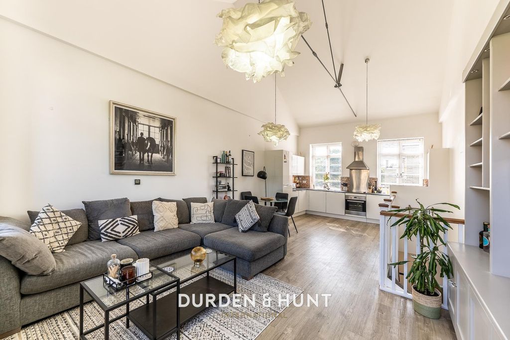 Property photo 2 of 18 Emperor-9.Jpg