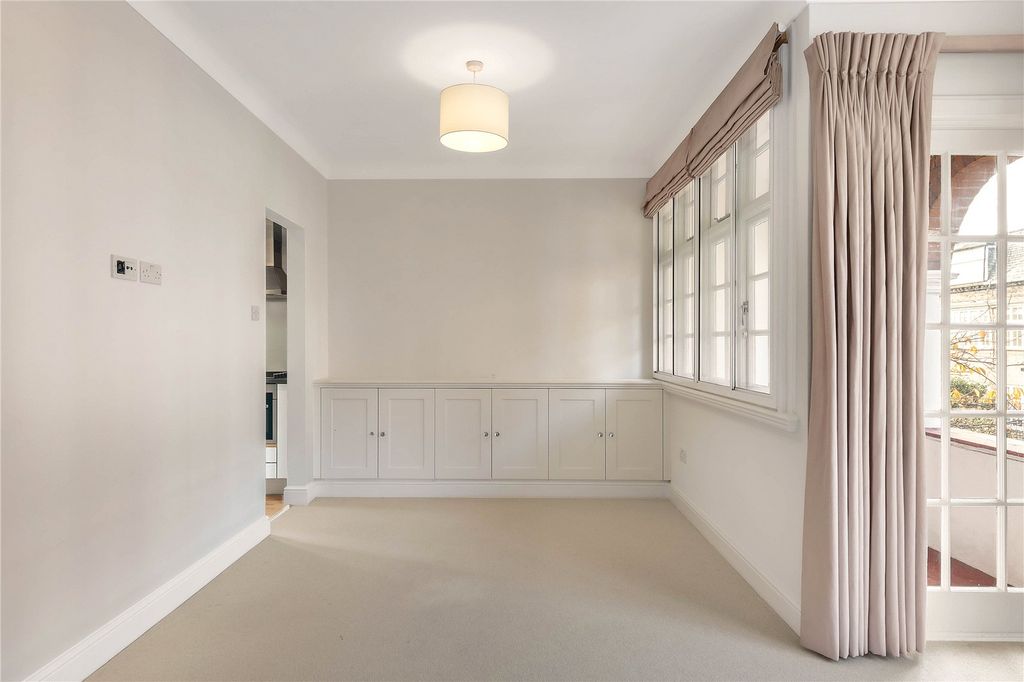 Property photo 3 of 7 Reception