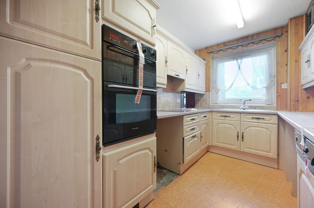 Property photo 3 of 12 3.Jpg