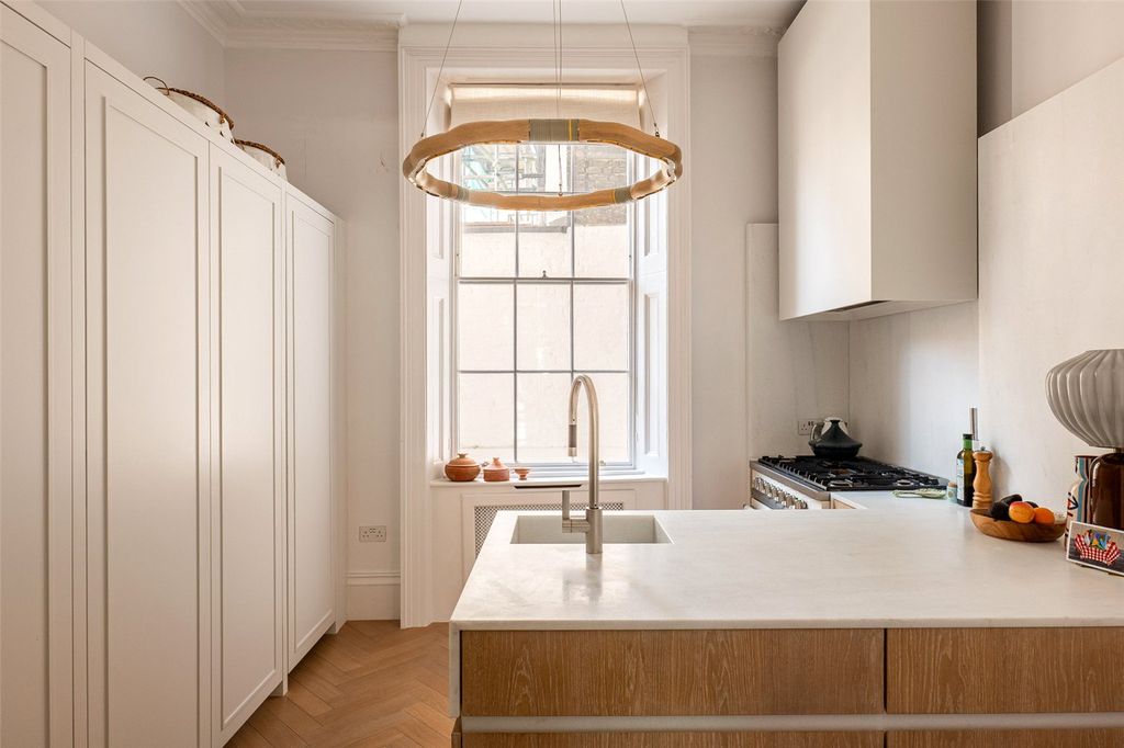 Property photo 2 of 16 Kitchen