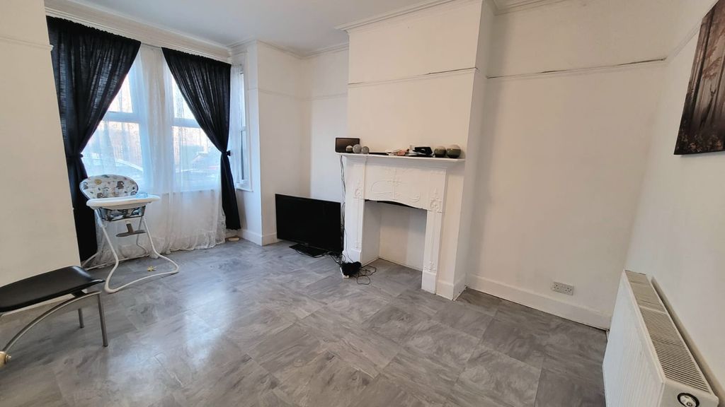 Property photo 1 of 11 Image