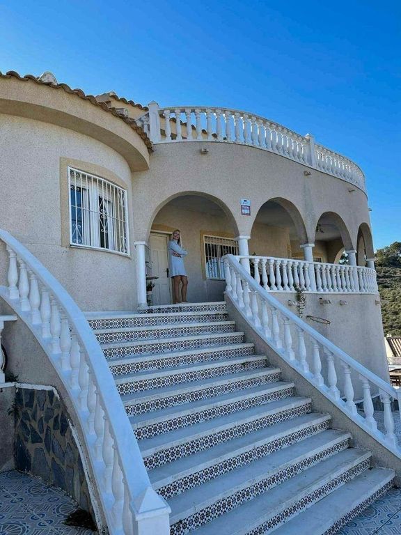 Property photo 3 of 43