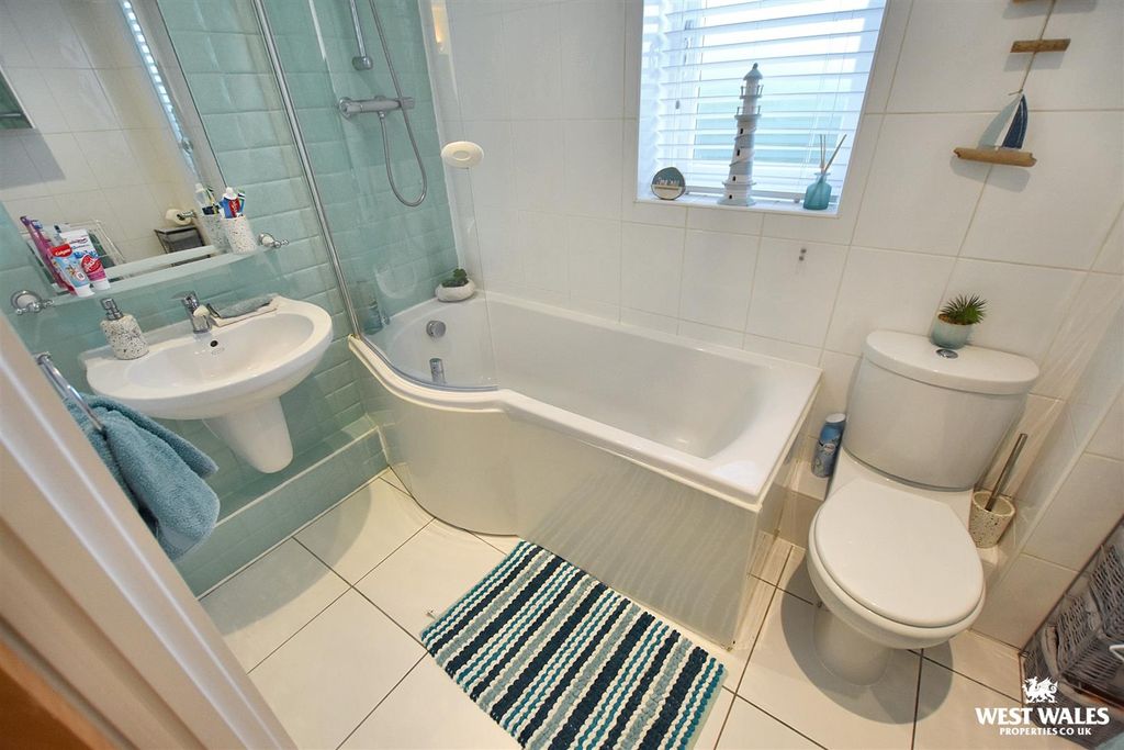 Additional image 8 of 2 bed flat for saleSt. Brides Hill, Saundersfoot SA69