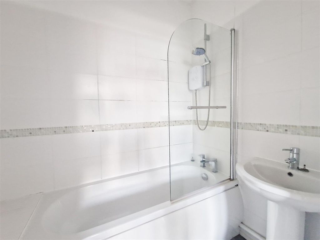 Property photo 3 of 6 Rc3.Jpg