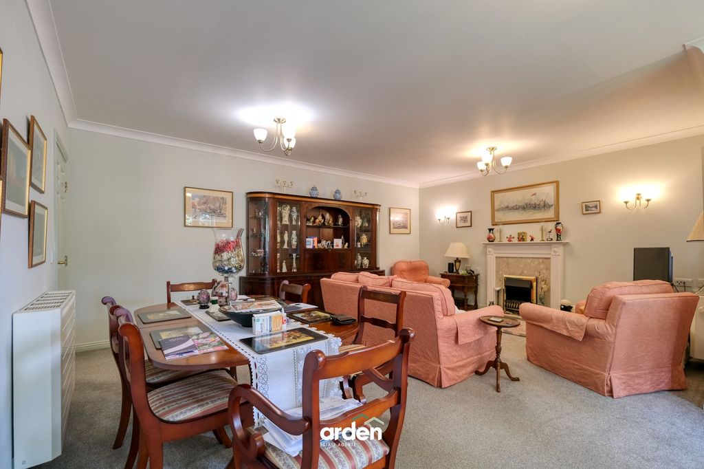 Property photo 3 of 12