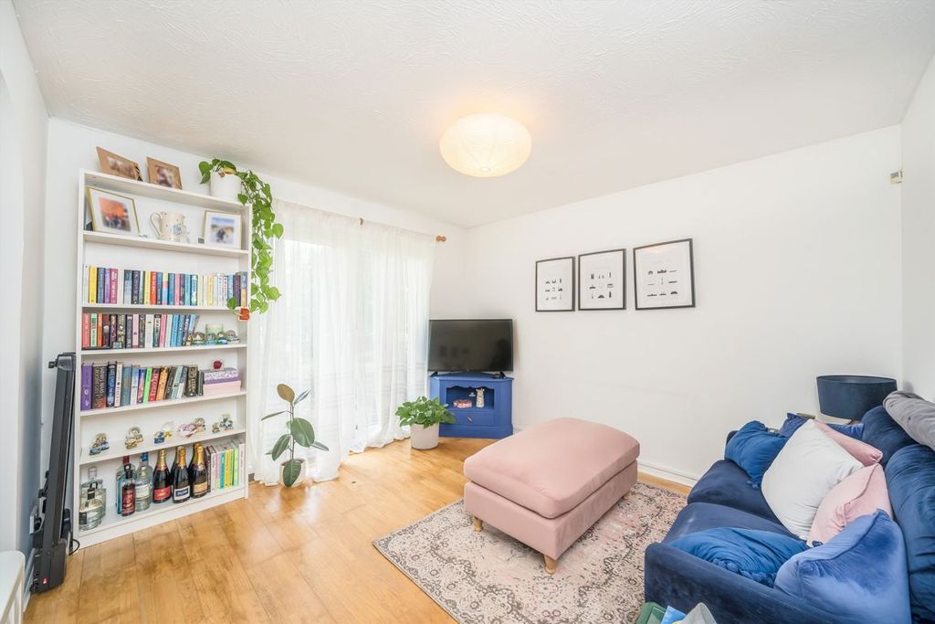 Property photo 2 of 6