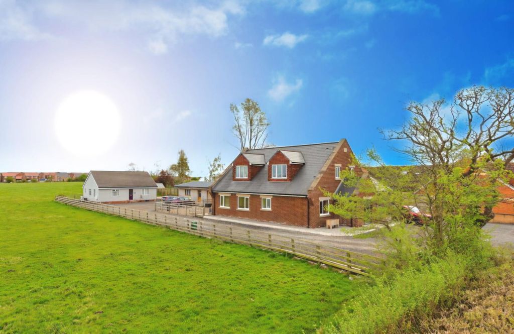 Property photo 1 of 39 Front