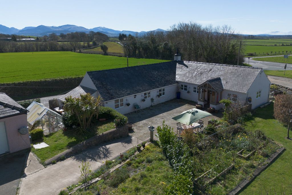 Property photo 1 of 35
