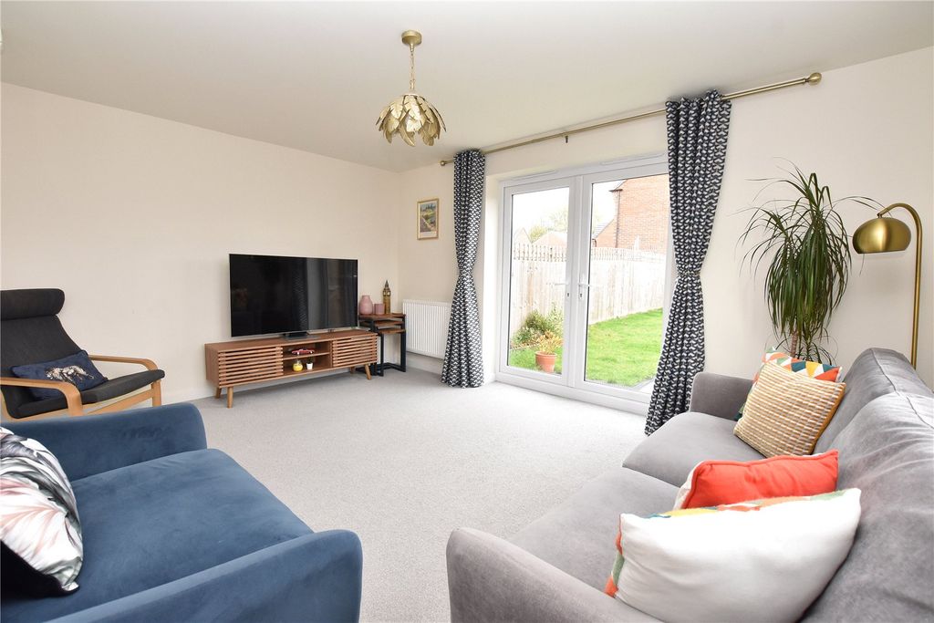 Property photo 2 of 18 Picture No. 34