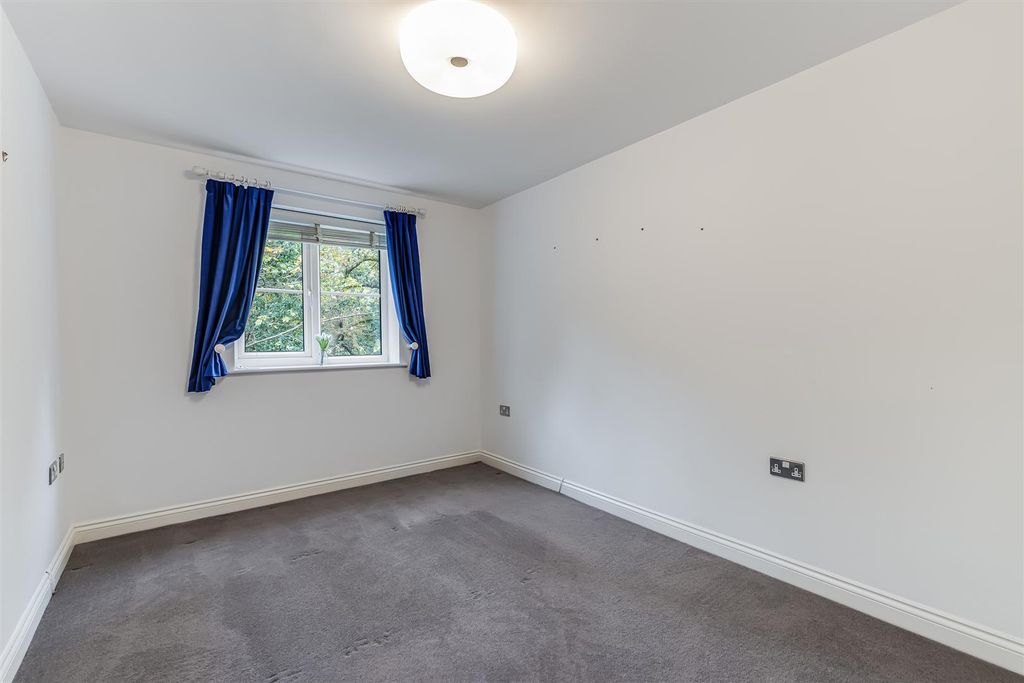 Additional image 8 of 2 bed flat for sale8A Clifton Road, Ben Rhydding, Ilkley LS29