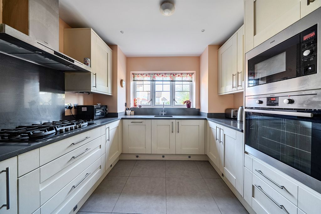 Property photo 2 of 17