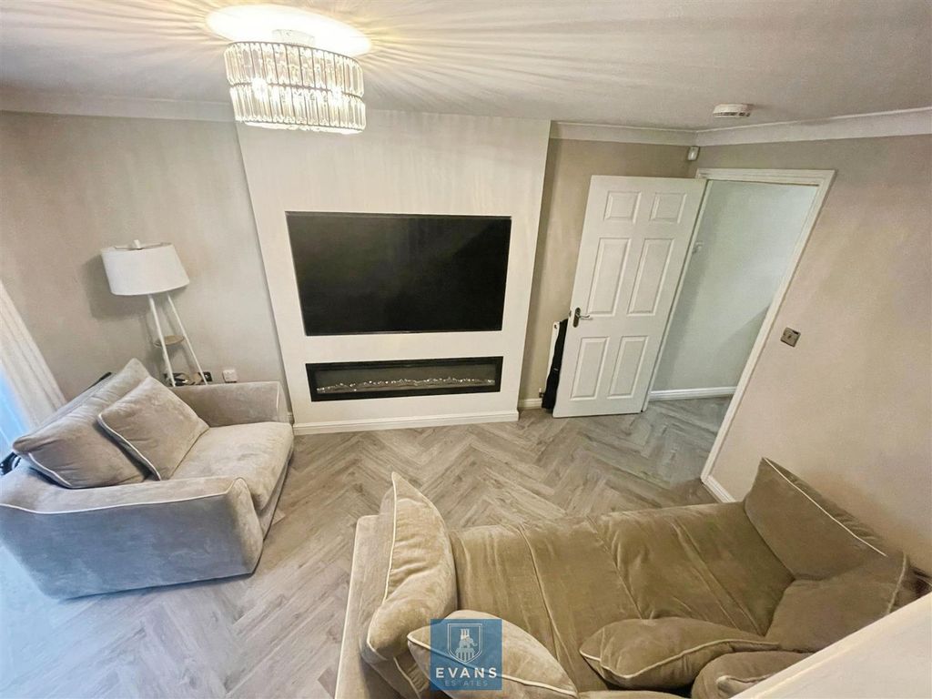 Property photo 2 of 9 Living Room