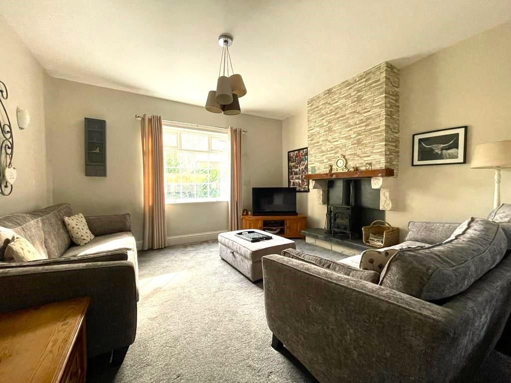 Property photo 2 of 18 Lounge