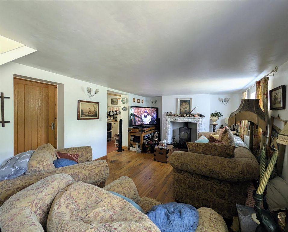 Property photo 2 of 11