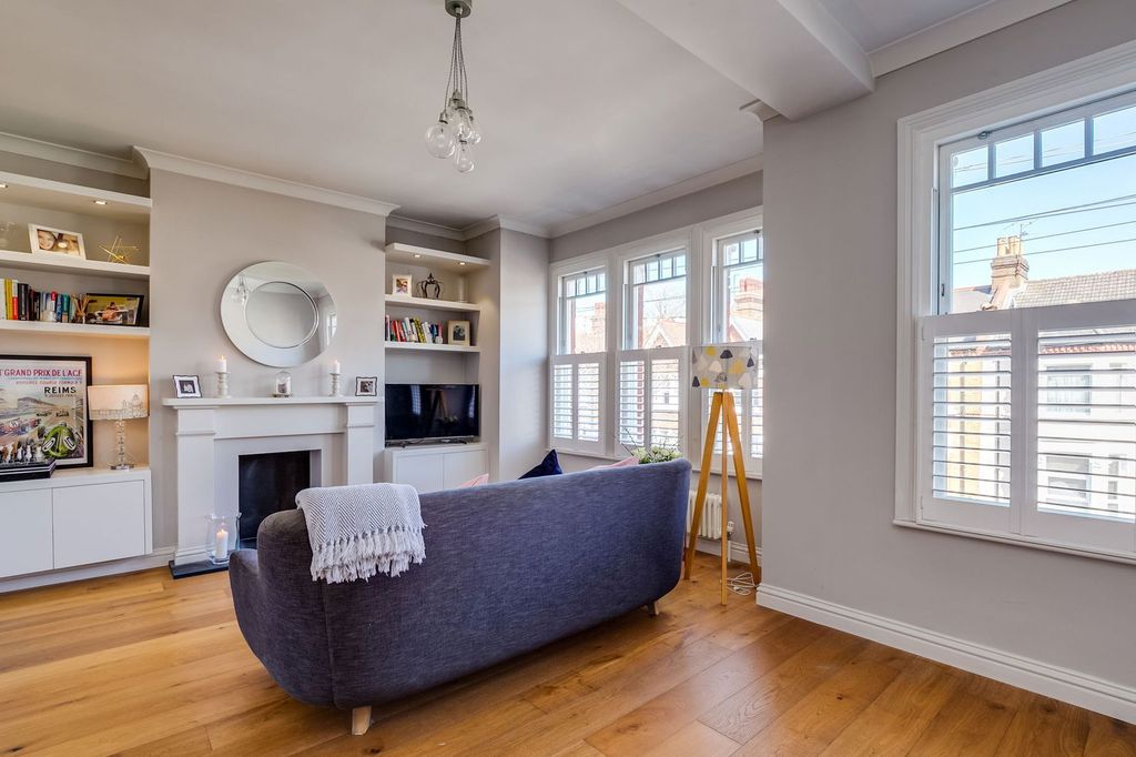 Property photo 2 of 23