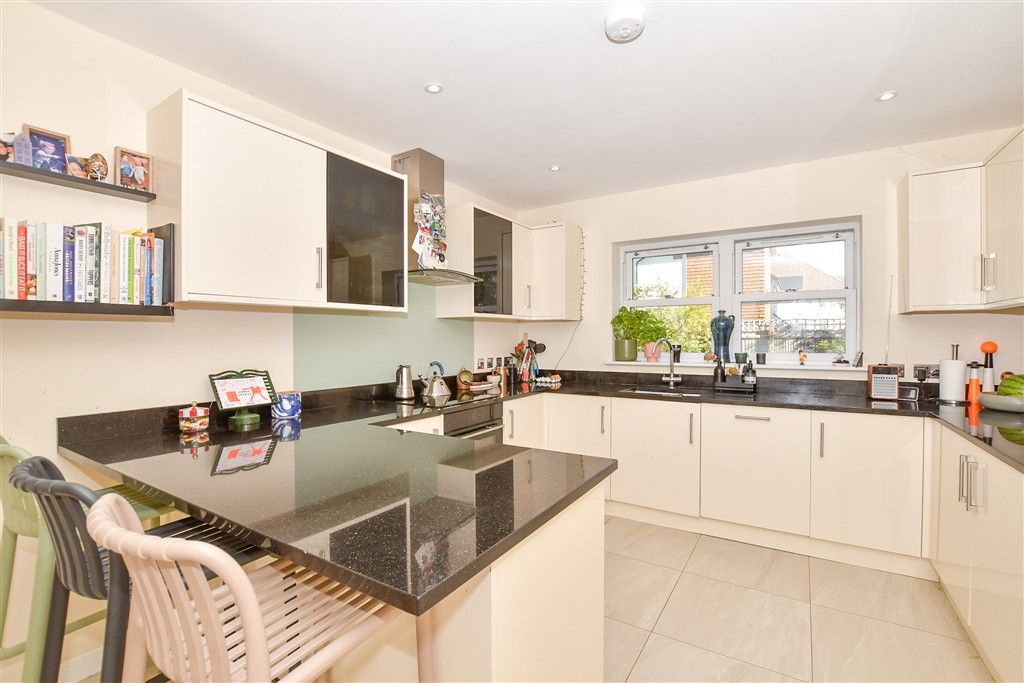 Property photo 3 of 14 Kitchen/ Breakfast Room