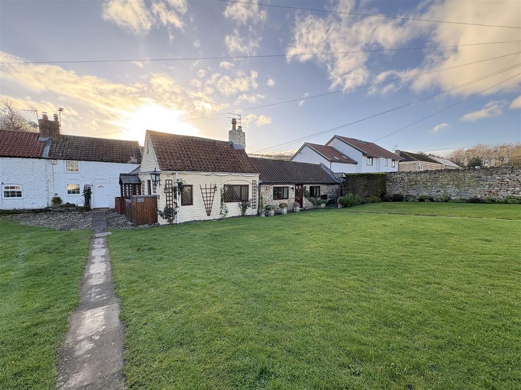 Property photo 2 of 25 Externally