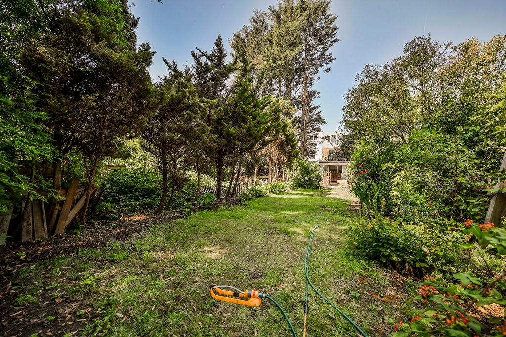 Property photo 3 of 31