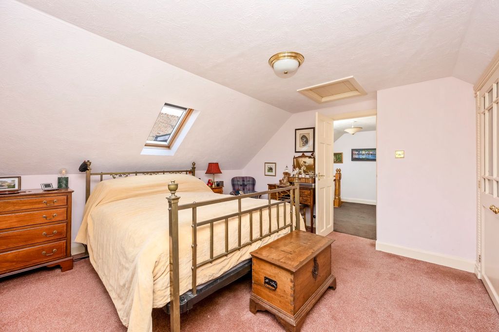 Property photo 3 of 26