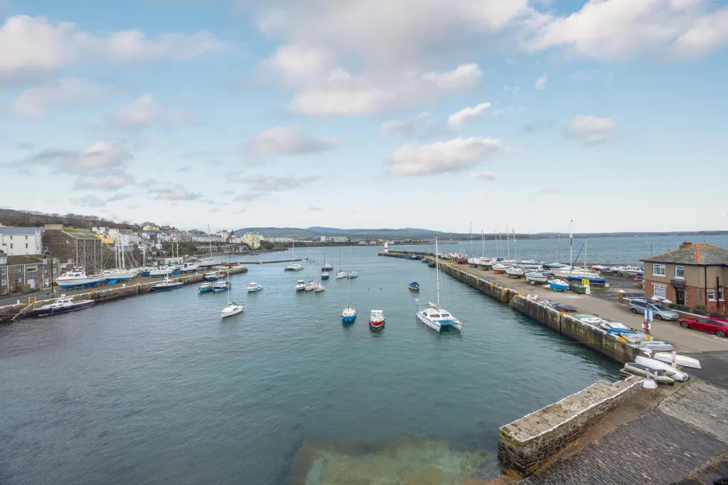 Property photo 3 of 48