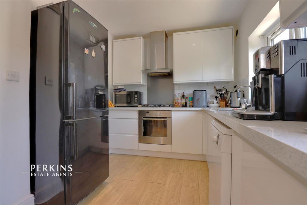 Property photo 1 of 11 Kitchen.Jpg