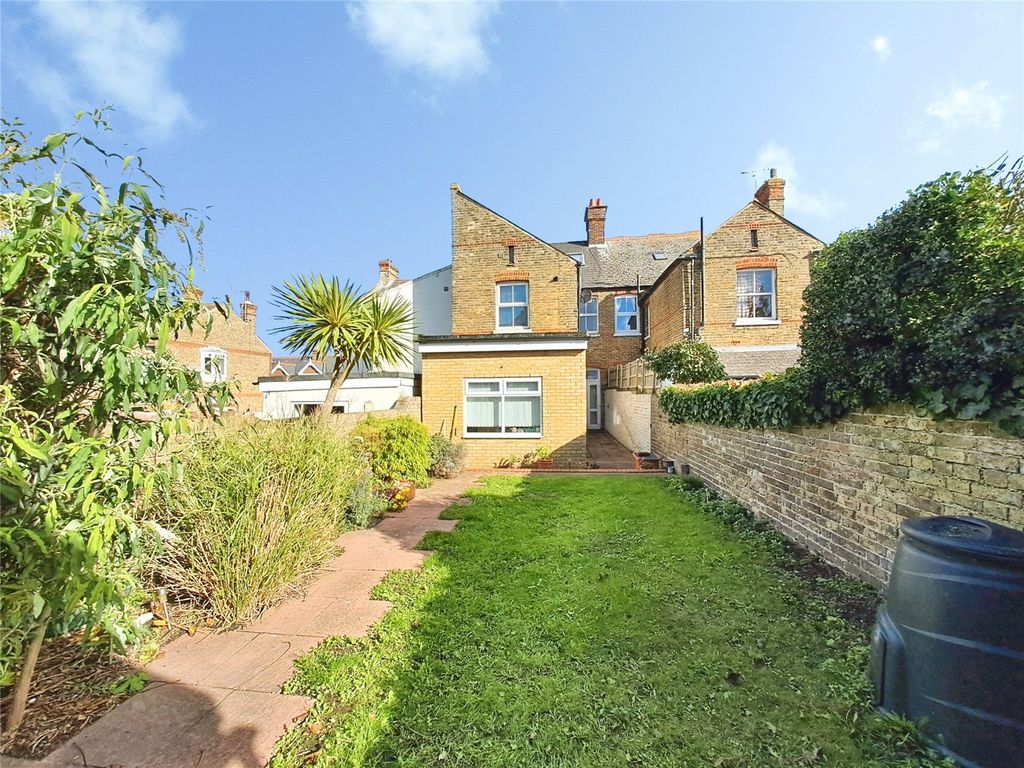 Property photo 1 of 12 Picture No. 11