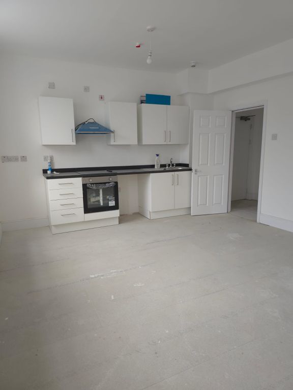 Property photo 1 of 28