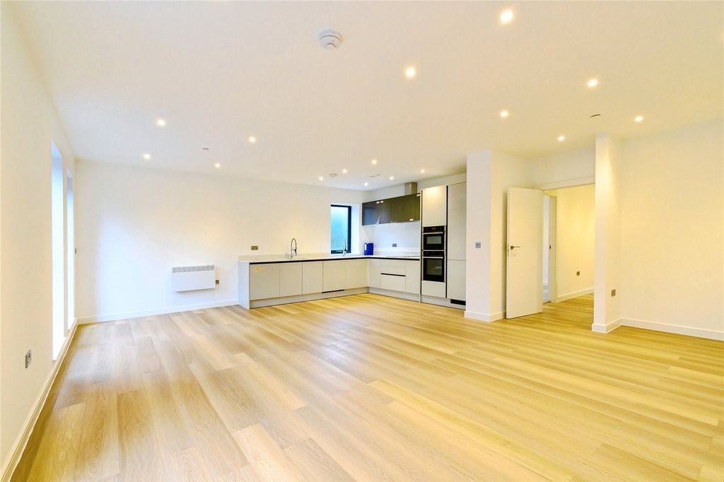 Property photo 3 of 19 Picture No. 07