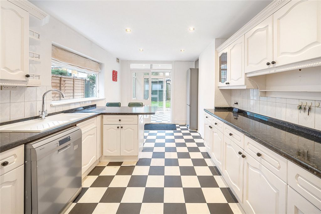 Property photo 2 of 10 Picture No. 12