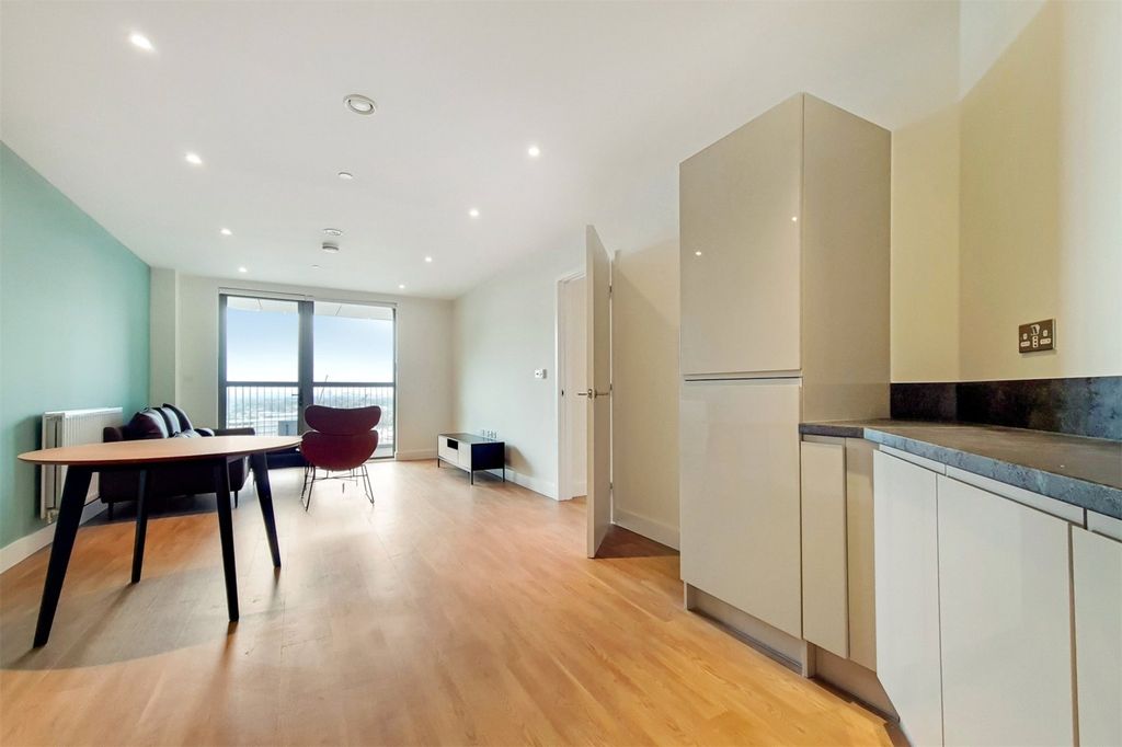 Property photo 2 of 16 Picture No. 04