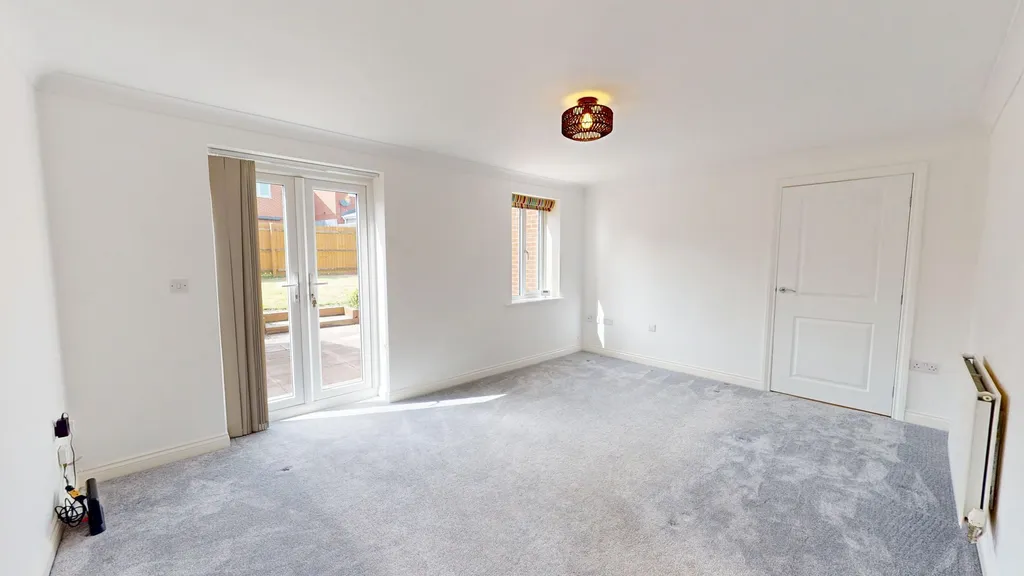House in Stoke-on-Trent - More
