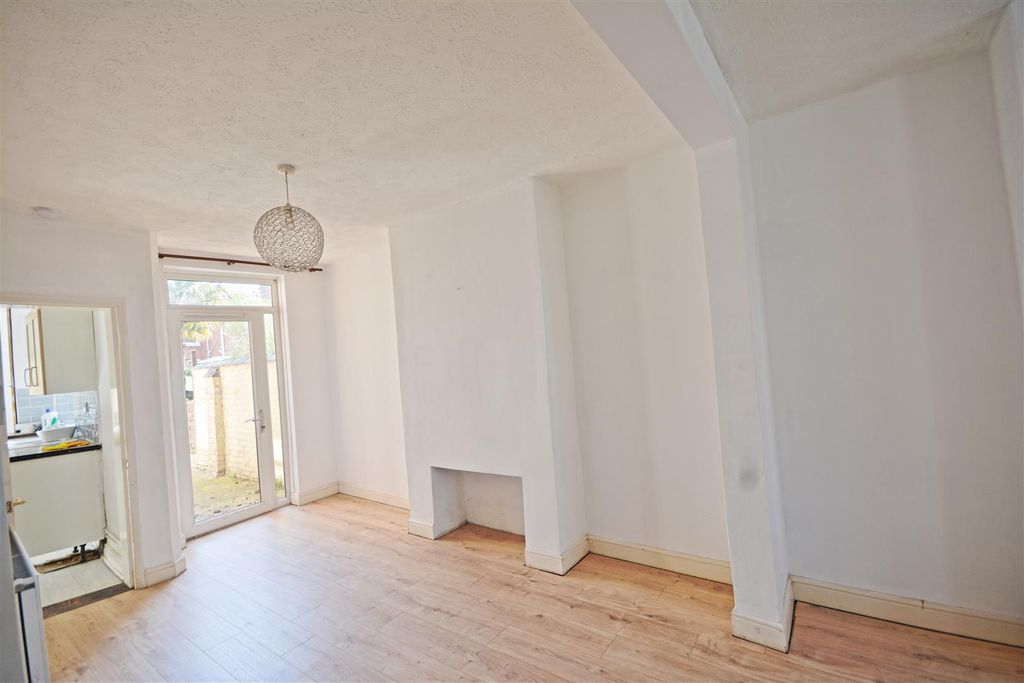 Property photo 3 of 9 2.Jpg