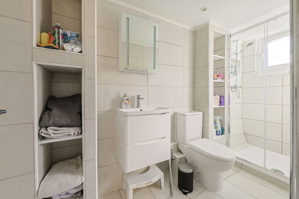 Property photo 2 of 17 Gallery