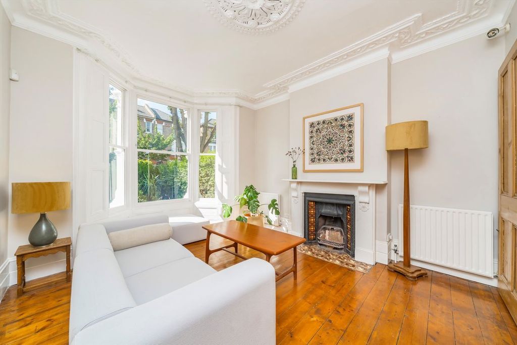 Property photo 2 of 11