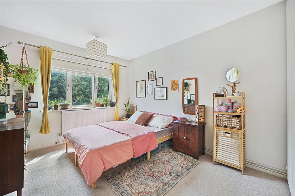 Property photo 2 of 13 Bedroom