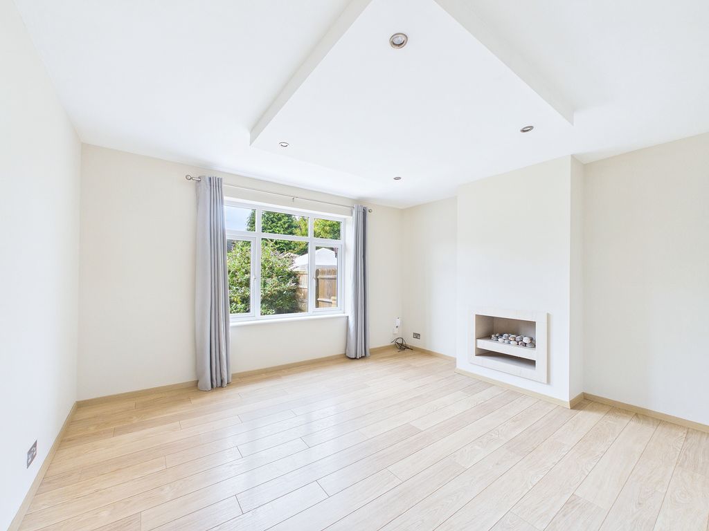 Property photo 3 of 33