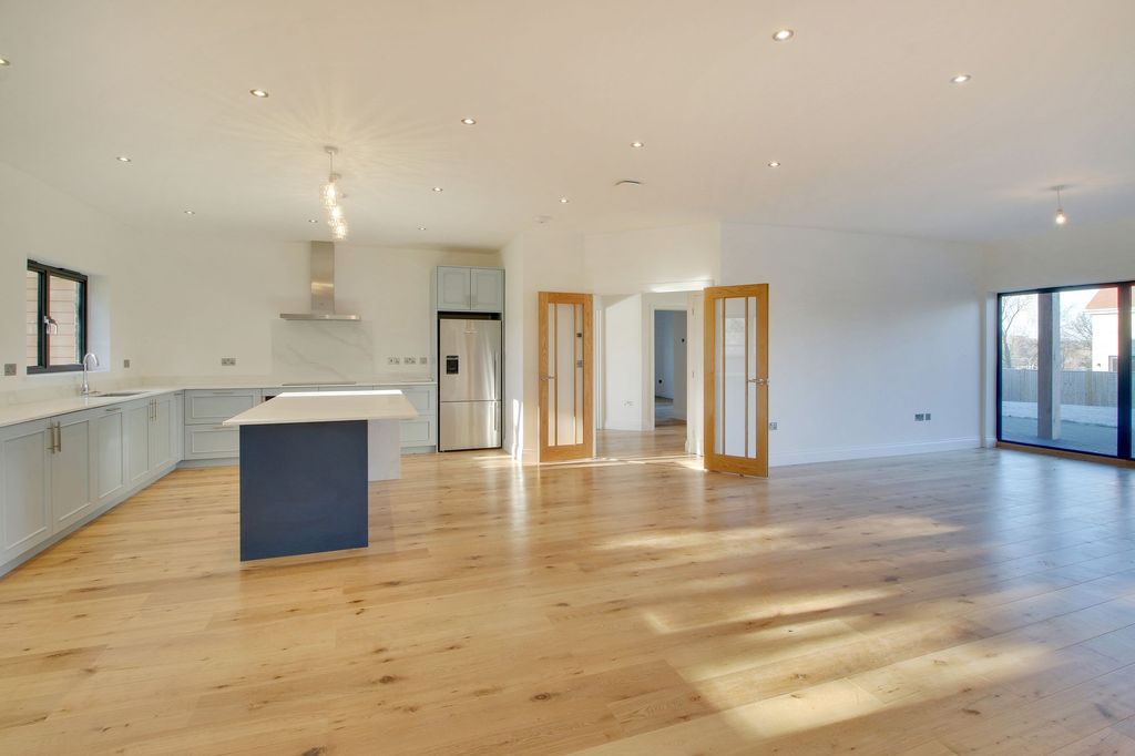 Property photo 3 of 22