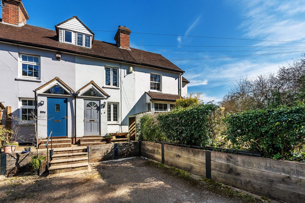 Property photo 1 of 34 3-Uckfield-Cottage-19