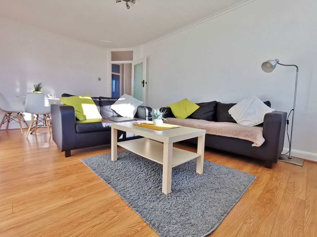 Property photo 2 of 9 Living Room