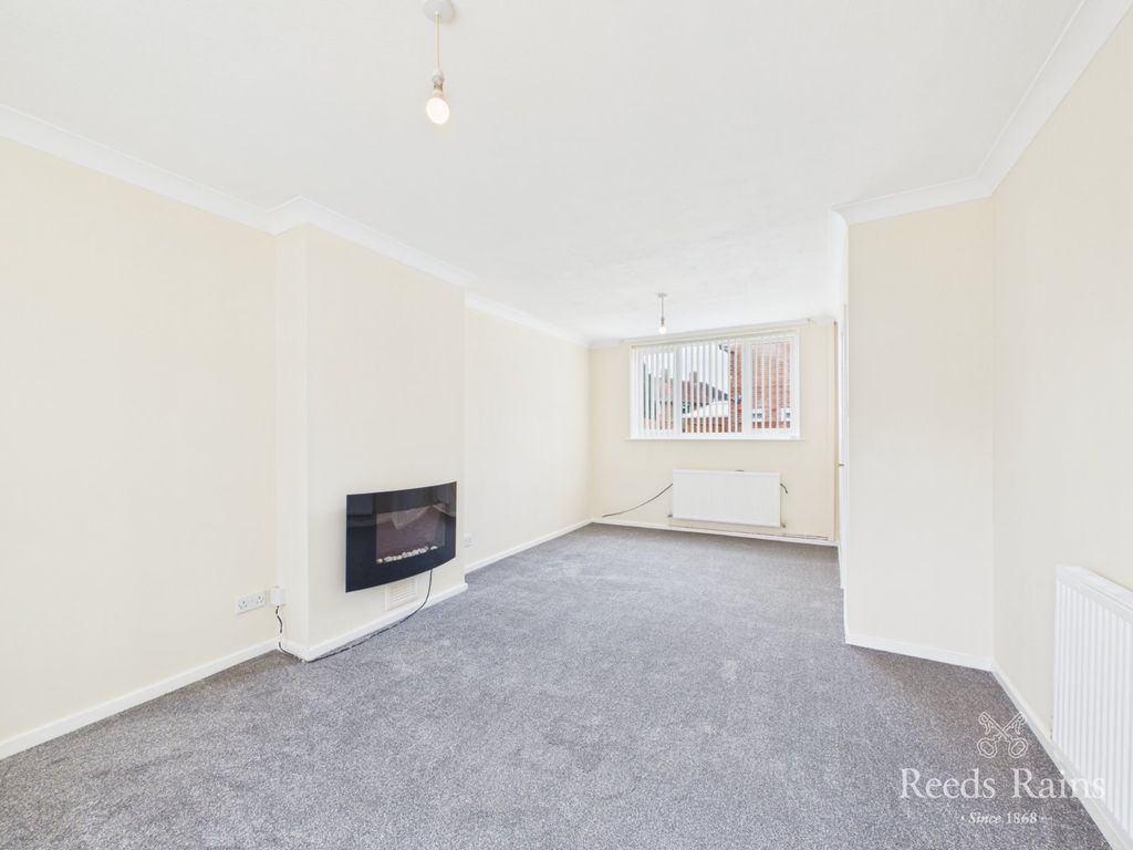 Property photo 2 of 20 Sitting/Dining Room