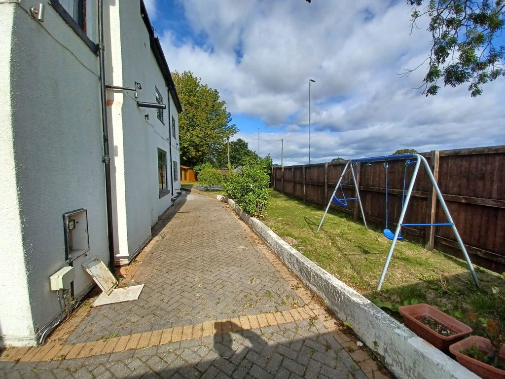 Property photo 3 of 13 Picture No. 02