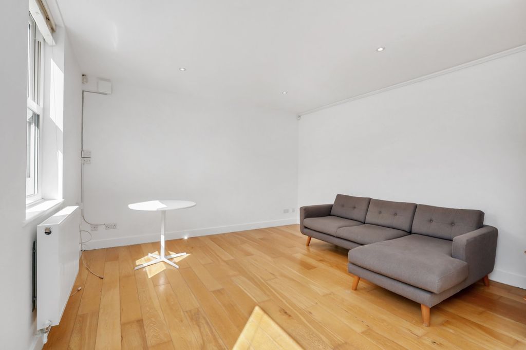 Property photo 3 of 15 Picture No. 12