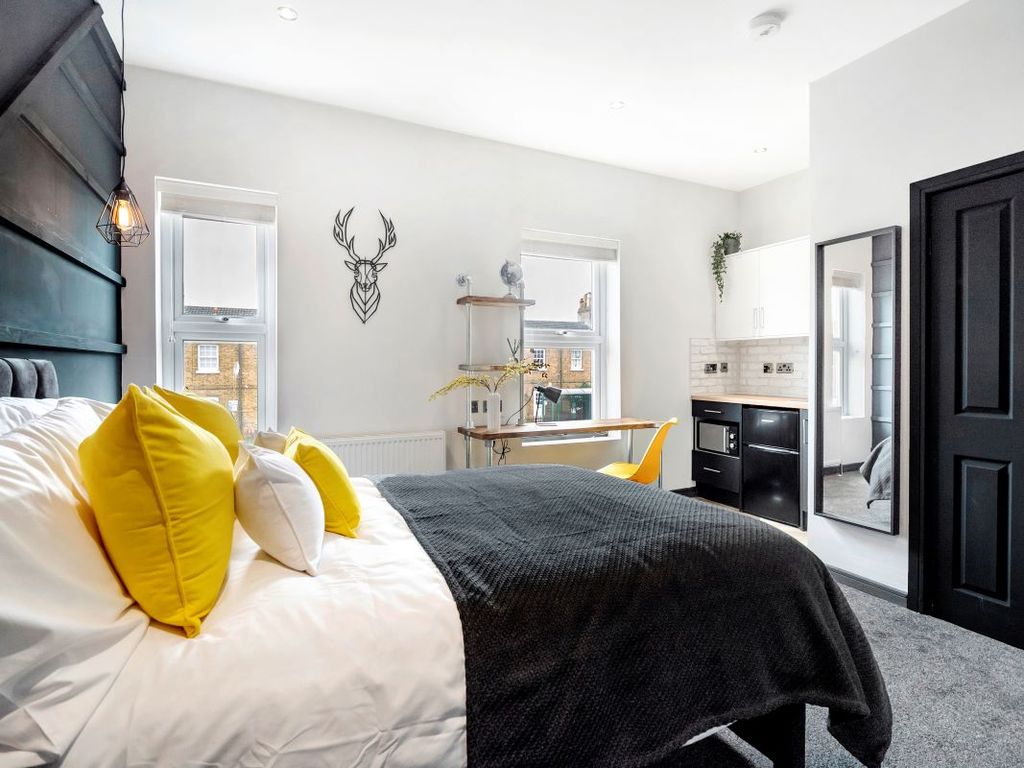 Property photo 2 of 35