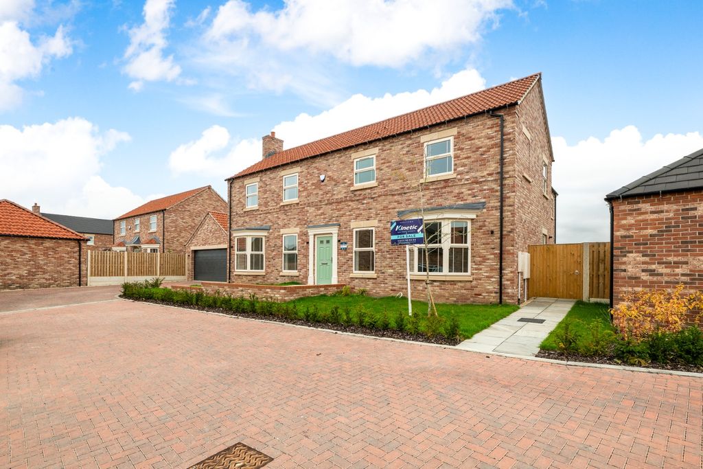 Property photo 1 of 29 4121962